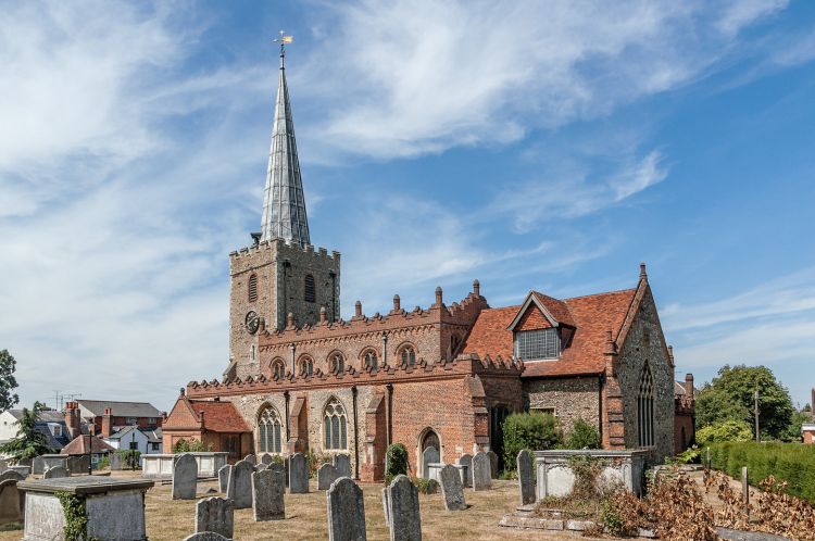 В Англии с помощью церквей улучшат качество мобильной связи