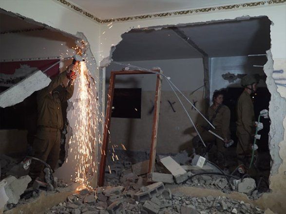 Израильские военные разрушили дом террориста