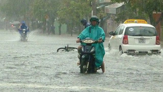 Во Вьетнаме не менее 17 человек погибли при наводнении