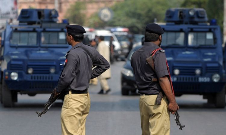 Более 10 человек погибли при взрыве в Пакистане