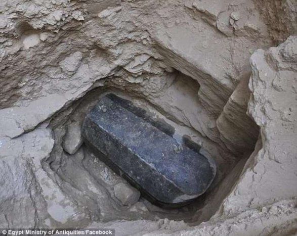 В Египте археологи нашли загадочный саркофаг