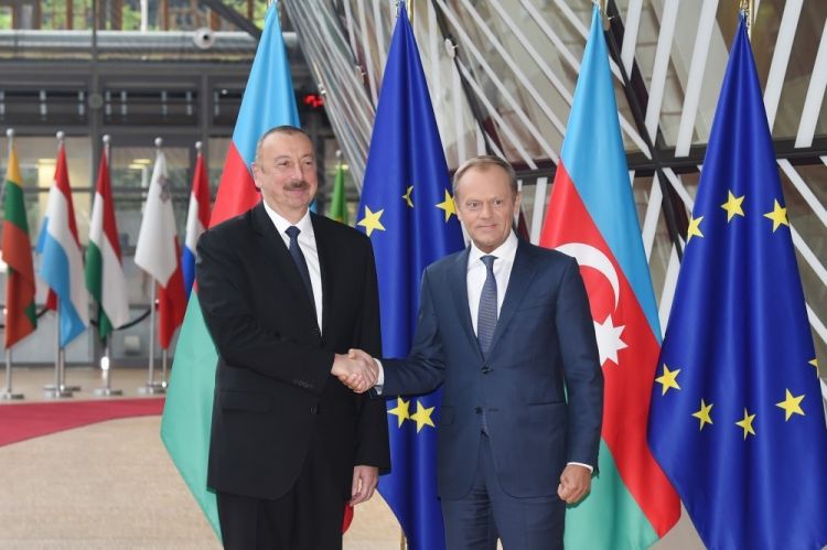 Президент Ильхам Алиев встретился в Брюсселе с президентом Совета Европейского Союза
