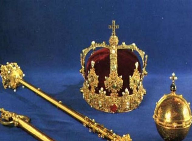 В Швеции неизвестные украли корону короля Карла IX
