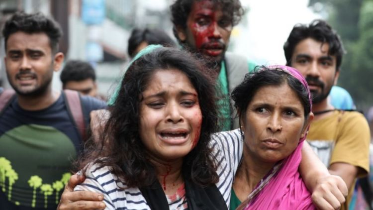 Protesters injured as Bangladesh police fire tear gas on students