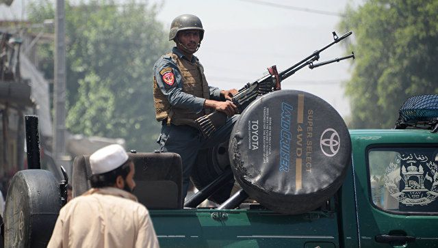 В афганском Газни более 15 человек погибли в столкновении с талибами