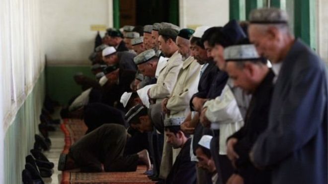 ما هي أقلية الإيغور المسلمة التي "تحتجز السلطات الصينية مليون شخص منها"؟