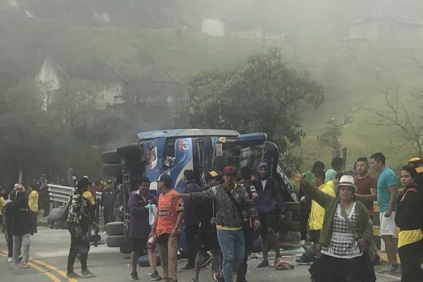 Автобус с болельщиками "Барселоны" попал в ДТП, погибли 12 человек