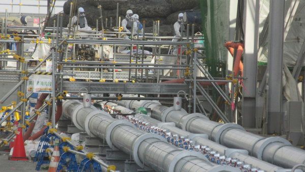 На японской АЭС "Фукусима-1" создают дополнительную защиту от цунами