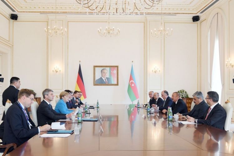 Состоялась встреча Президента Азербайджана и Федерального канцлера Германии в расширенном составе ОБНОВЛЕНО
