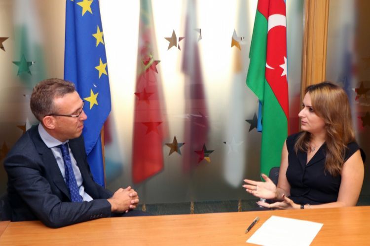 إني سأترك أذربيجان ولكن قلبي سيظل معها موظف مكتب الاتحاد الأوروبي في أذربيجان