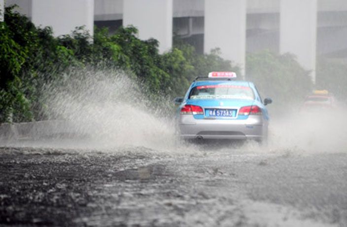 China evacuates 127,000 people as heavy rains lash Guangdong