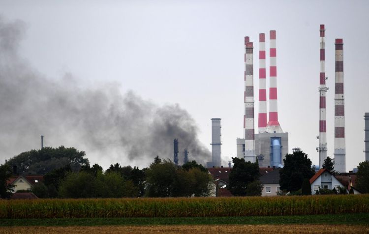 Explosion, fire erupt at Vohburg refinery in Germany