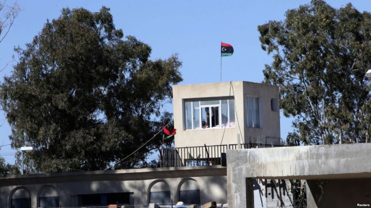 Some 400 prisoners escape prison in Tripoli chaos
