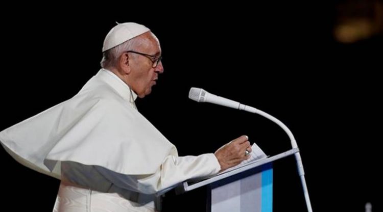 Pope’s remedy to those seeking scandal Prayer and silence