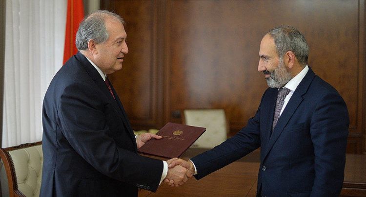 Paşinyan Armen Sarkisyanla bağlı qeyri-müəyyənliyə son qoydu