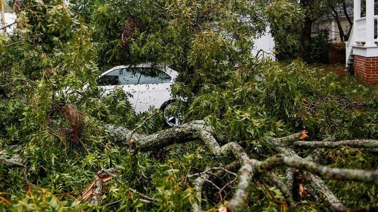 At least 5 die as storms hit US East Coast