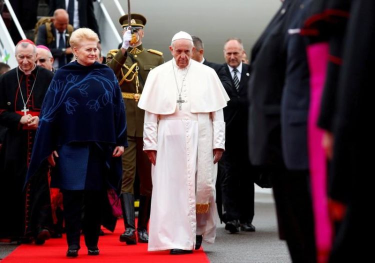 Pope arrives in Lithuania to start solidarity tour of Baltic states