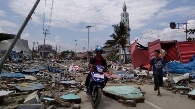 زلزال إندونيسيا: ارتفاع حصيلة القتلى لأكثر من 800 قتيل