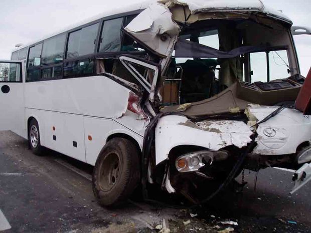 13 die in Russia bus-taxi collision