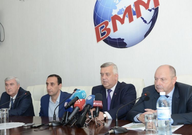 أوليغ كوزنيتسوف: في الانتخابات البرلمانية القادمة في أرمينيا ستتنافس قوى التطرف القومي والنازية والعنصرية. صور