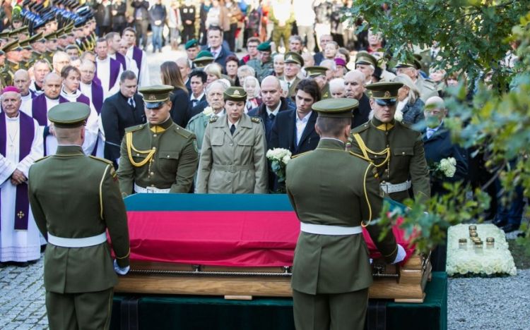 Diplomats from 30 countries paid final respects to Lithuania's partisan commander