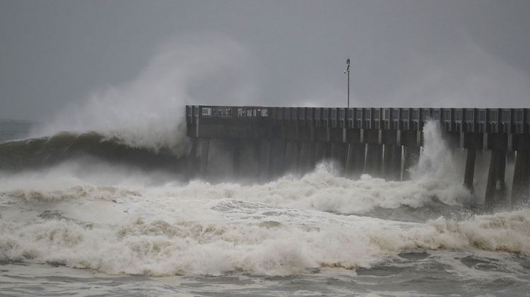 Hurricane Michael makes landfall as 'monstrous' Category-4 storm