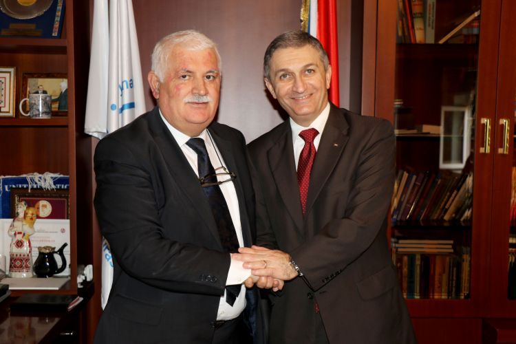 السفير الفلسطيني في أذربيجان يؤكد على أهمية العمل مع الشباب