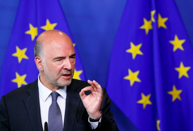 EU's Moscovici doesn't want crisis with Italy, expects answers on budget
