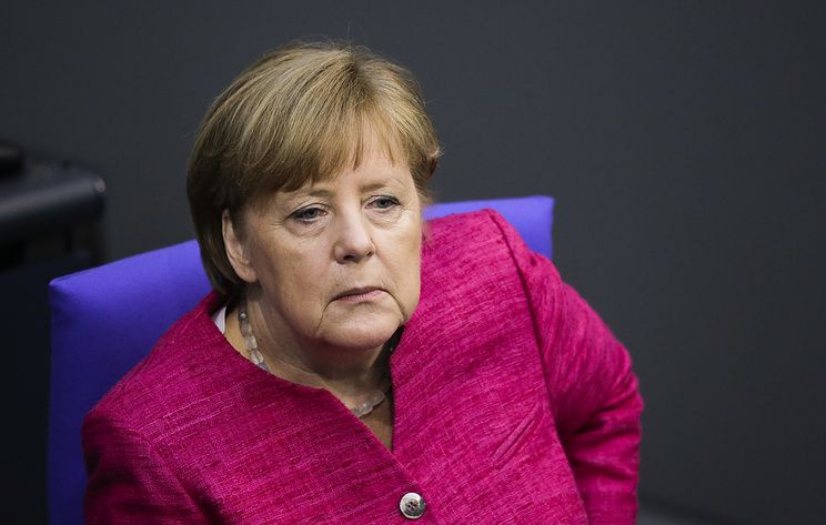 Angela Merkel and Polish counterpart meet amid growing tensions