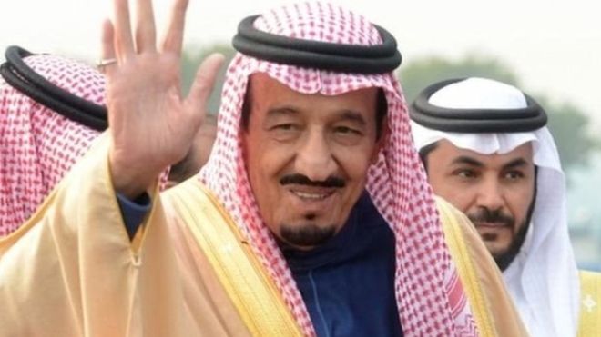 من هو الأمير أحمد بن عبد العزيز شقيق الملك الذي عاد مؤخرا للرياض؟