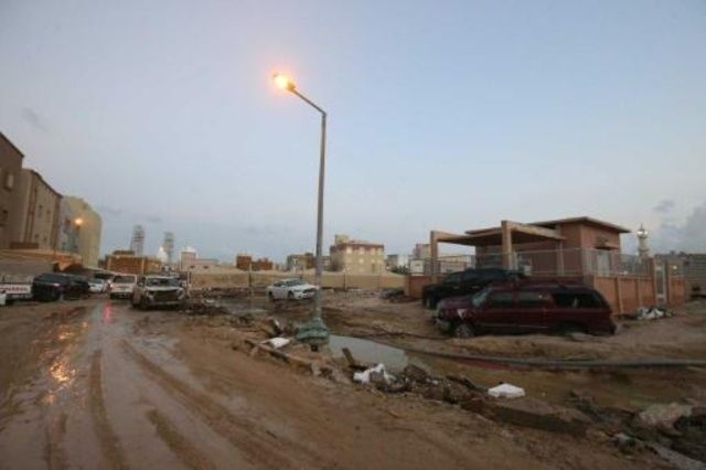 مصرع شخص في الكويت بسبب سوء الأحوال الجوية