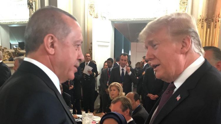 أردوغان وترامب يتجاذبان أطراف الحديث على مائدة عشاء بباريس