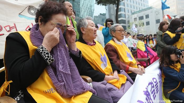 Seoul to close 'comfort women' foundation in snub to Tokyo