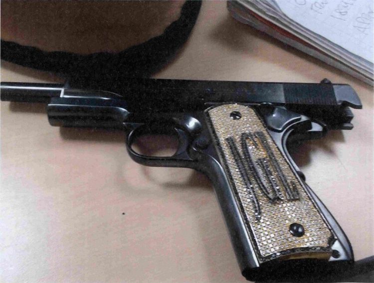 'El Chapo' trial Accused drug lord used diamond-encrusted pistol