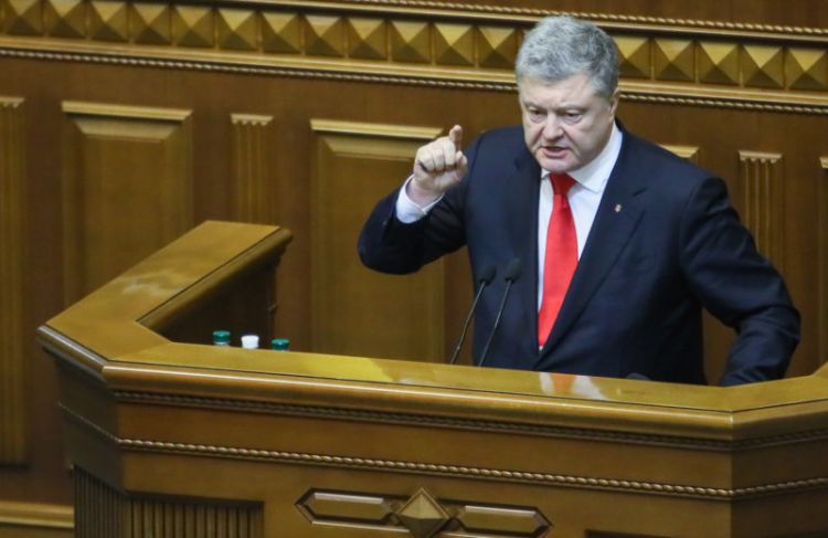 Poroshenko demands stricter regulations on registering Russian citizens in Ukraine