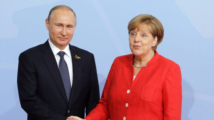 G20 Merkel calls on Putin to free Ukrainian sailors