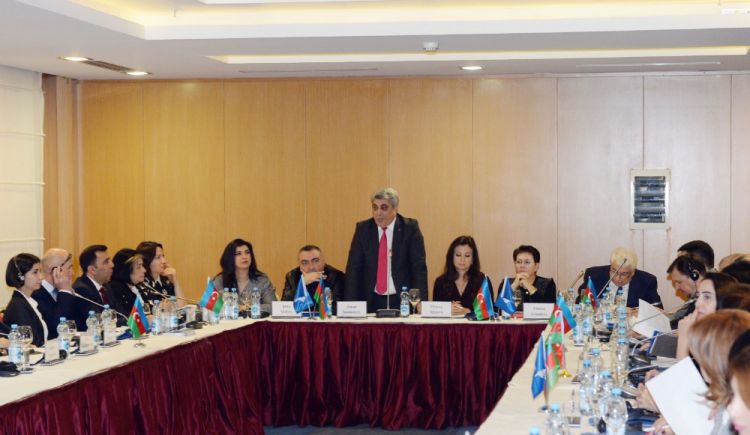 Baku hosts roundtable on role of women in Azerbaijan`s social and political life