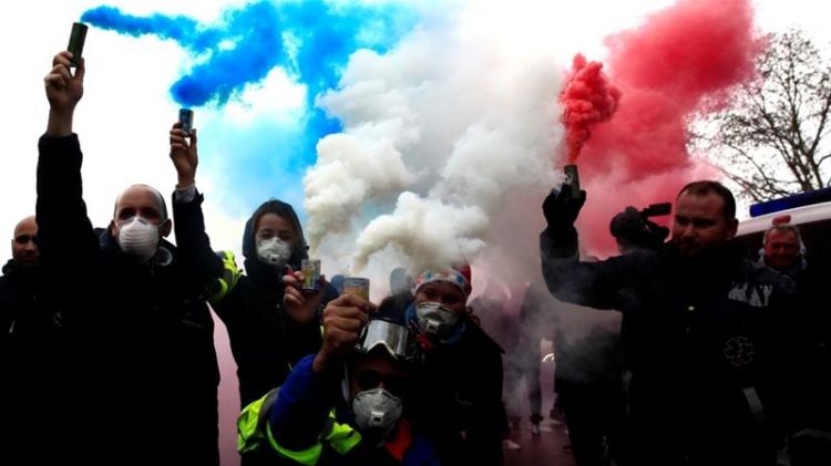 Macron steps back amid riots
