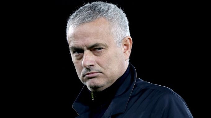 Mourinho 'expects better' from Man United players after loss