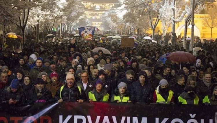 Thousands protest against Serbia's regime