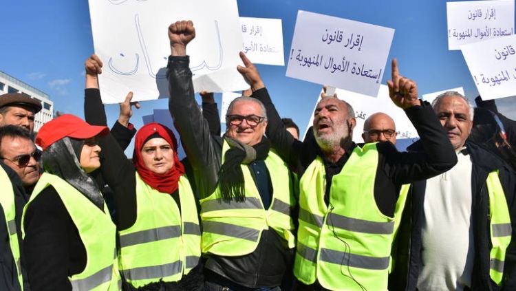 شاهد: مظاهرات السترات الصفراء تصل لبنان.. ما هي مطالبهم؟