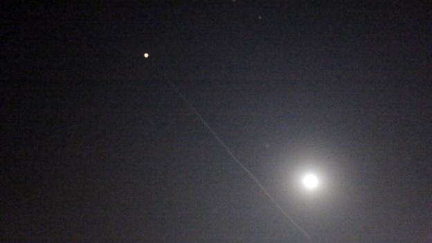 الدفاع الجوي السوري "يتصدى لهجوم إسرائيلي" قرب العاصمة السورية دمشق