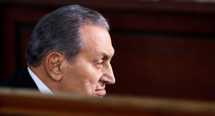 وكيل "أمن قومي" البرلمان المصري: مبارك لا يستطيع كتابة مذكراته دون إذن السيسي حوار صحفي