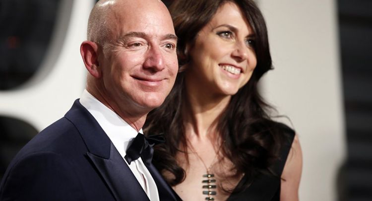 Jeff Bezos has been secretly seeing Hollywood mogul’s estranged wife
