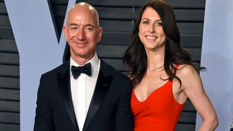 Trump slams 'Jeff Bozo,' Washington Post over Amazon founder's divorce