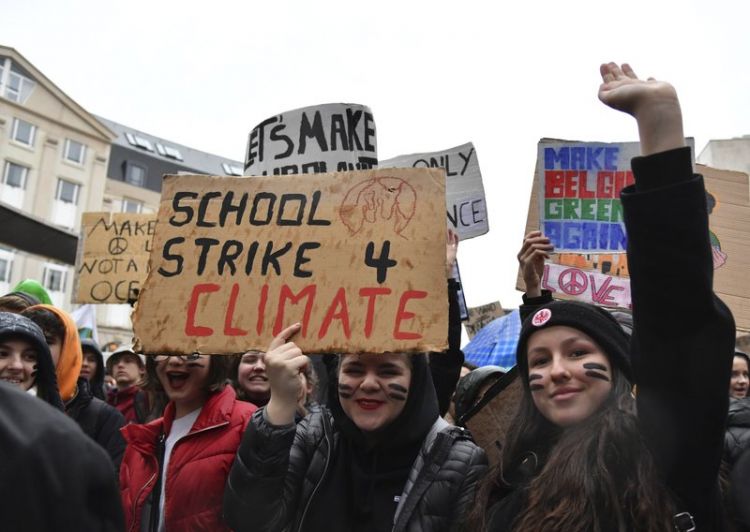 Thousands skip school again to go to Belgium climate protest
