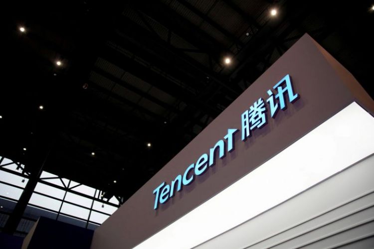 China kills 9,300 mobile apps, rips into Tencent's news service