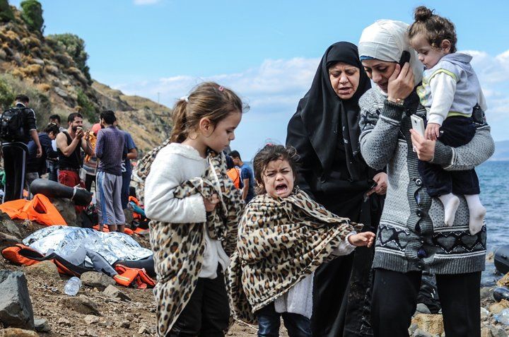 Hundreds of Syrian refugees return home from Lebanon