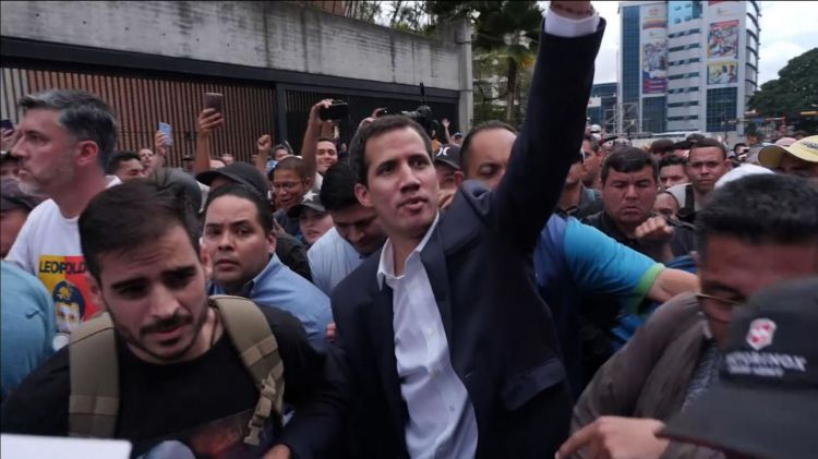 US threatens Venezuela's oil revenue in fight against Maduro