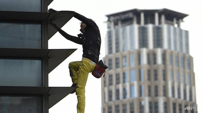 'French Spiderman' arrested after scaling Manila skyscraper